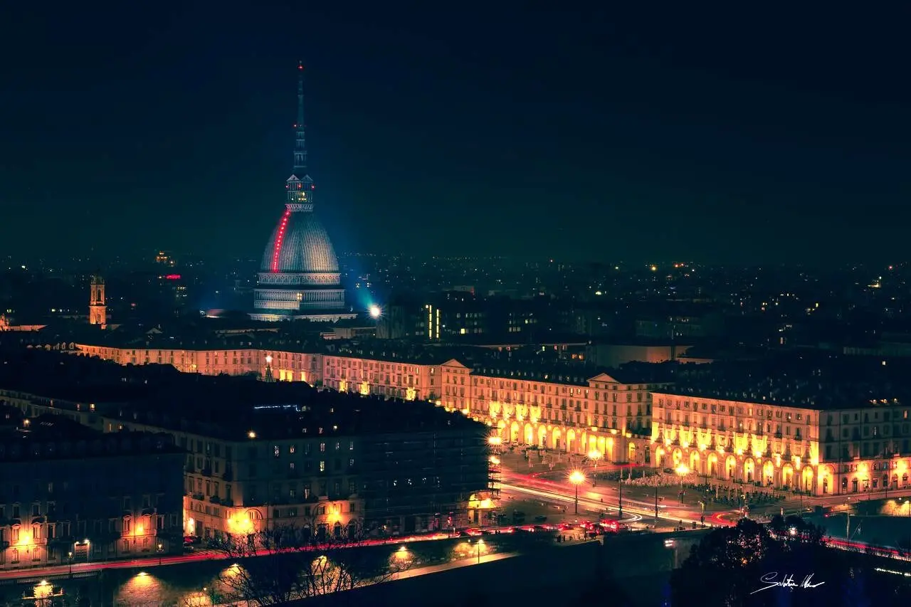 A view of Turnin at night